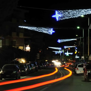 Diecimila luci a led per illuminare il Natale di San Bartolomeo al Mare