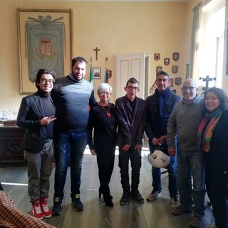 Sanremo: tempo libero e disabili, il gruppo ‘Le Nuvole di Savigliano’ ricevuti in comune (Foto) Sanremo: tempo libero e disabili, il gruppo ‘Le Nuvole di Savigliano’ ricevuti in comune (Foto)