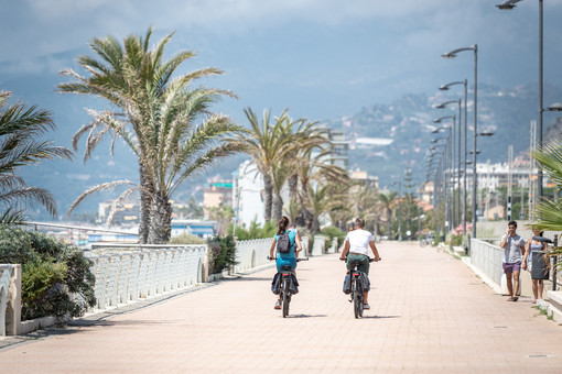 Bordighera: un parco giochi estivo in piazzale Mediterraneo al confine con Vallecrosia, l'Amministrazione ha dato l'ok