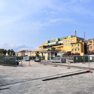 La situazione odierna dei lavori per l'abbattimento della struttura sopra al solettone La situazione odierna dei lavori per l'abbattimento della struttura sopra al solettone