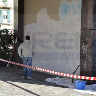 Sanremo: iniziati questa mattina i lavori di restauro del solettone dopo i danni commessi dai soliti incivili Sanremo: iniziati questa mattina i lavori di restauro del solettone dopo i danni commessi dai soliti incivili