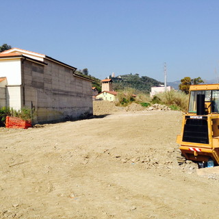 Diano Marina: sono iniziate le procedure per il cantiere del Cimitero, al via la pulizia da rovi e sporcizia