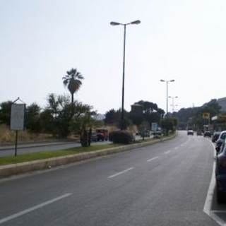 Imperia: 19enne senegalese denuncia ai carabinieri di esser stato preso a pietrate per motivi razziali