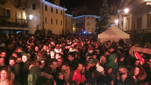 Festa di Capodanno in piazza e fiaccolata dei maestri: tutti gli eventi delle vacanze natalizie a Limone Piemonte Festa di Capodanno in piazza e fiaccolata dei maestri: tutti gli eventi delle vacanze natalizie a Limone Piemonte