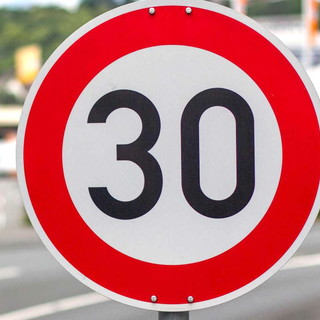 Limite di 30 km/h nei centri urbani: a Taggia c'è già, il Sindaco "Stiamo pensando anche ad altre vie"