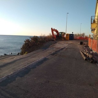 Il cantiere fermo da giorni a Bussana Mare Il cantiere fermo da giorni a Bussana Mare