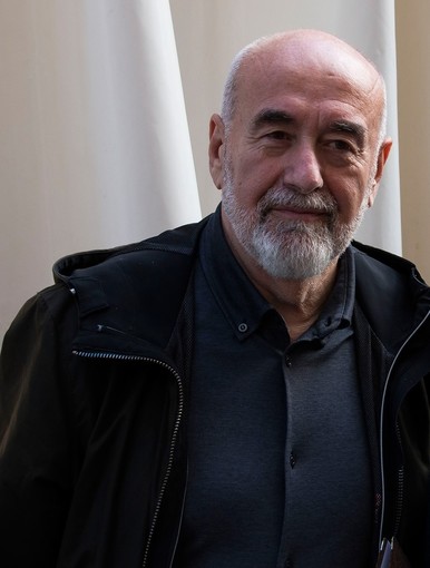 L'autore Lorenzo Beccati ospite alla Spes di Ventimiglia L'autore Lorenzo Beccati ospite alla Spes di Ventimiglia