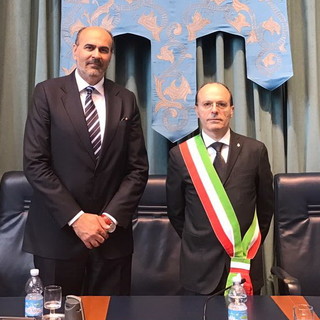 Imperia: i saluti del Sindaco Carlo Capacci al Questore Leopoldo Laricchia in partenza per Lecce