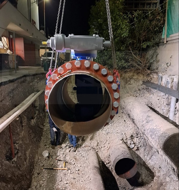 Ventimiglia: lavori alla tubazione del Roya, interruzione dell'acqua e intervento degli operai