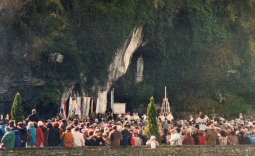 Grande partecipazione al viaggio a Lourdes con molti taggiaschi al seguito Grande partecipazione al viaggio a Lourdes con molti taggiaschi al seguito