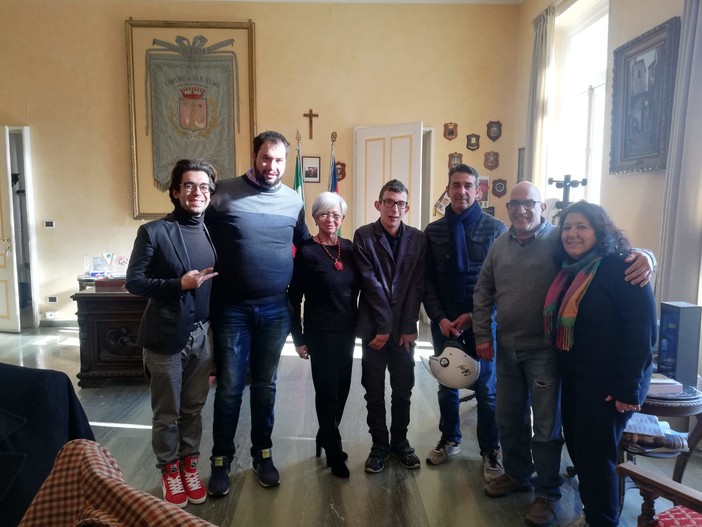 Sanremo: tempo libero e disabili, il gruppo ‘Le Nuvole di Savigliano’ ricevuti in comune (Foto) Sanremo: tempo libero e disabili, il gruppo ‘Le Nuvole di Savigliano’ ricevuti in comune (Foto)