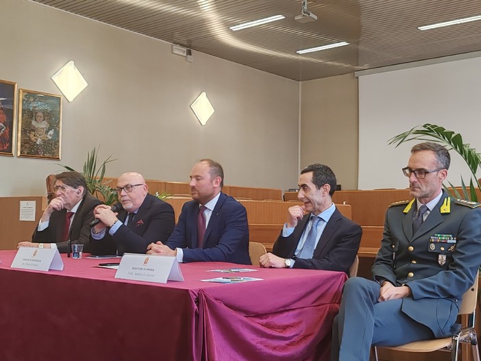 Ventimiglia, il prefetto di Imperia Romeo: "Bevande analcoliche ed entrata in discoteca gratis per il 'guidatore designato'"