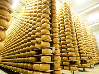 Il magazzino di stagionatura del Grana Padano Dop