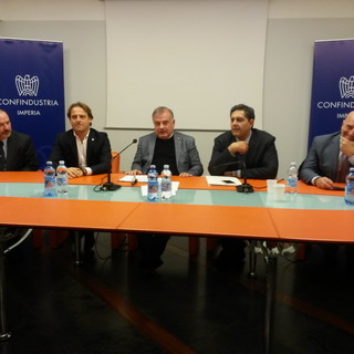 Imperia: il Presidente della Liguria Giovanni Toti all'assemblea di Confindustria: "Le imprese ci aiutino a mettere in pratica i provvedimenti"