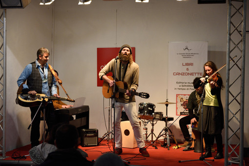 Sanremo, torna alla Federazione Operaia "Libri &amp; Canzonette"