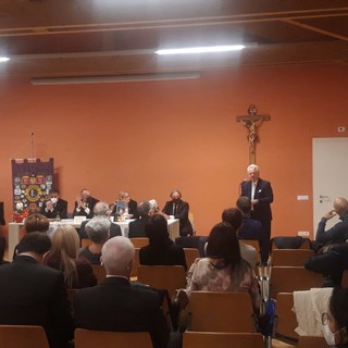 Visita del governatore Pier Franco Marrandino al Lions Club Ventimiglia che ha fatto una donazione alla Croce Verde