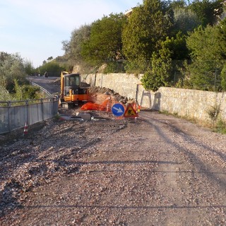 Sanremo: la strada Verezzo-Croce della Parà doveva essere finita da un mese ma i lavori sono fermi (Foto) Sanremo: la strada Verezzo-Croce della Parà doveva essere finita da un mese ma i lavori sono fermi (Foto)