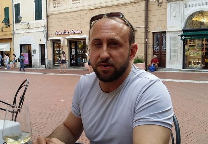 Imperia: domani pomeriggio al 'Bar Tapas' la presentazione del libro di Luca Barozzi 'Oltre il sogno… il vento' Imperia: domani pomeriggio al 'Bar Tapas' la presentazione del libro di Luca Barozzi 'Oltre il sogno… il vento'