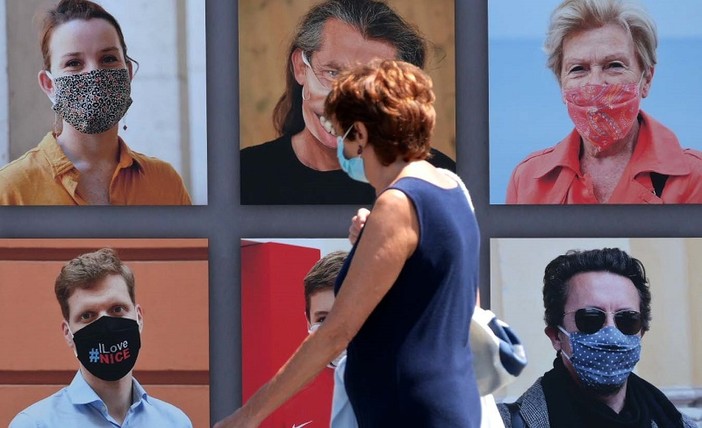 Emergenza Covid-19: 'Tutti come Zorro', in Francia la mascherina è diventata obbligatoria