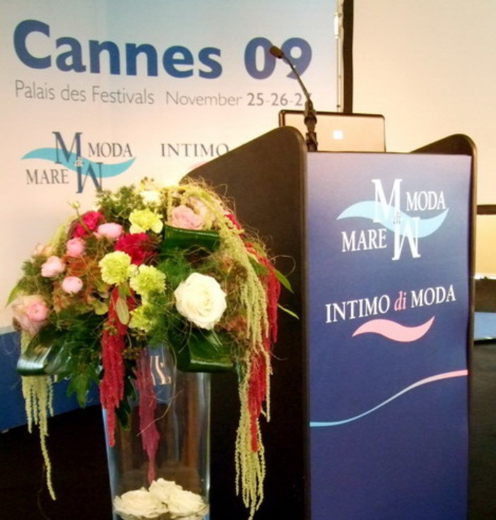 Fiori e fronde di Sanremo al 'Mare di moda 2009' di Cannes Fiori e fronde di Sanremo al 'Mare di moda 2009' di Cannes