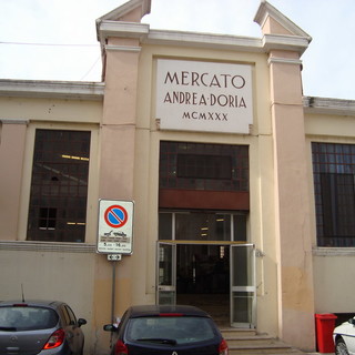 Imperia: i commercianti del mercato coperto hanno vinto, avranno la 'rampa' per i diversamente abili