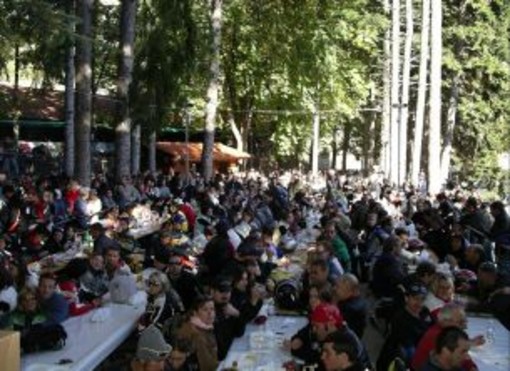 1583 appassionati motociclisti hanno partecipato alla 22^ edizione del Motogiro della Strega 1583 appassionati motociclisti hanno partecipato alla 22^ edizione del Motogiro della Strega