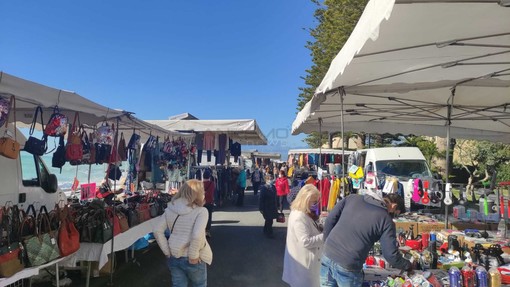 Le immagini dal mercato di Bordighera