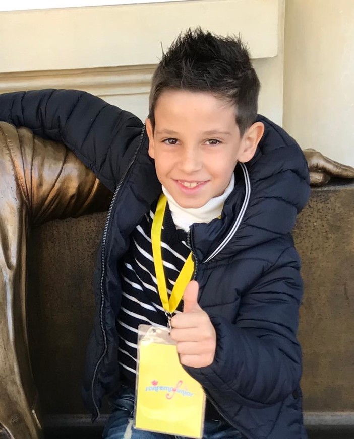 Musica: piccolo cantante sanremese omaggia Dante Alighieri musicando l'orazione di San Bernardo (Video)