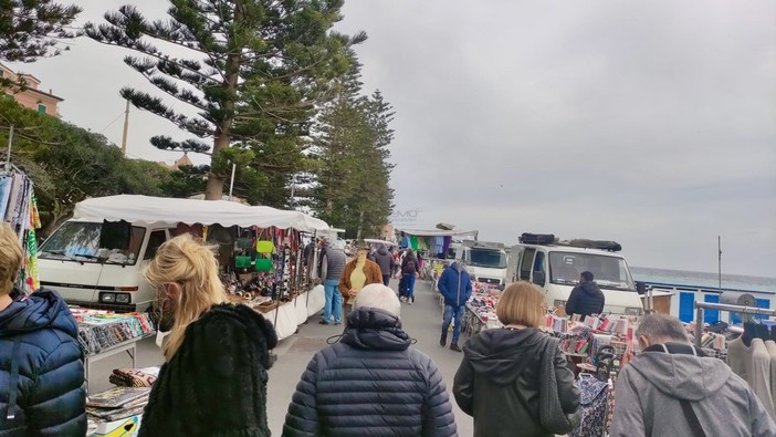 Bordighera: sostegno del sindaco alle attività mercatali, Anva e Fiva “Paghiamo quasi tre volte quello che dice la legge da circa due anni"