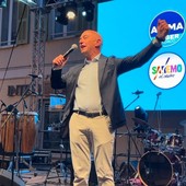 Sanremo, Alessandro Mager "chiude" la campagna elettorale e punge gli avversari: "Le critiche? Livello molto basso" (Foto e video)