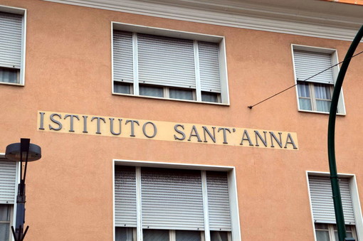 Vallecrosia: ieri ultimo giorno di scuola al Sant’Anna, a settembre l’istituto non riaprirà, si chiude un ciclo per la struttura che ha visto passare generazioni di vallecrosini