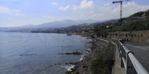Sanremo: nei prossimi giorni via ai controlli anti assembramento anche sulle spiagge libere, in azione gli steward del Comune
