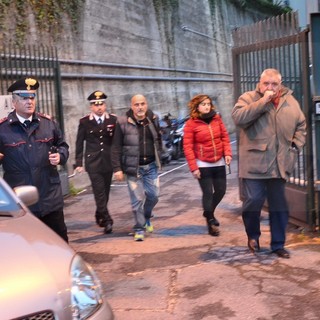Massimo Falleti all'uscita dai Carabinieri con l'avvocato Rovere