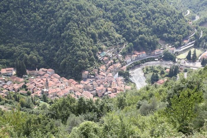 Molini di Triora: doppia ordinanza di chiusura per due strade in regione Galei e frazione Aigovo Molini di Triora: doppia ordinanza di chiusura per due strade in regione Galei e frazione Aigovo