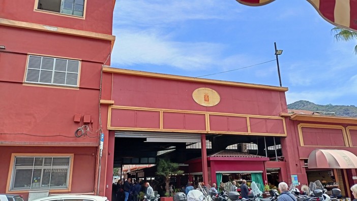 Ventimiglia: gli operatori del mercato "Non siamo contrari ad un mercato settimanale!"