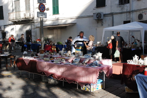 Antichità e Collezionismo a Ventimiglia: domani torna il Brocante intorno ai giardini
