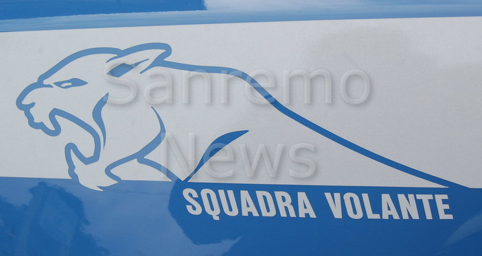 Imperia: nello zaino capi griffati, 21enne marocchino denunciato dalla Questura per ricettazione Imperia: nello zaino capi griffati, 21enne marocchino denunciato dalla Questura per ricettazione