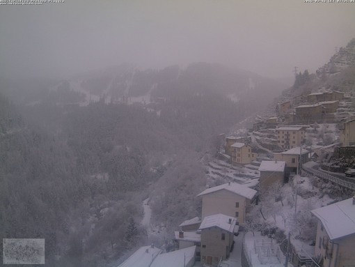 La neve su Monesi questa mattina La neve su Monesi questa mattina