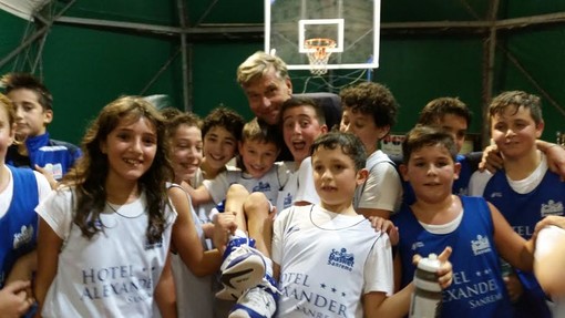 Pallacanestro: pomeriggio di Minibasket al Palasea di Sanremo con tanti bimbi in campo e molti genitori