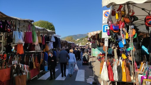 Le immagini dal mercato di Ventimiglia