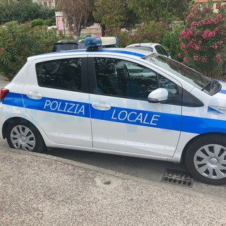 Imperia, 10 euro per avere i documenti redatti dalla polizia locale: passa in consiglio comunale la proposta dell'Amministrazione