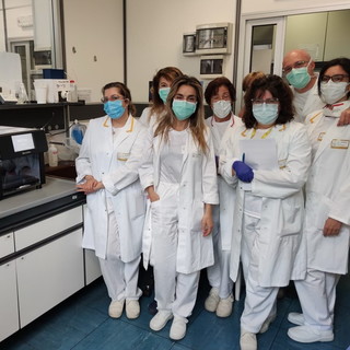 Attivato il macchinario donato per l’analisi dei tamponi: raddoppierà la capacità dell’Asl 1 Imperiese Attivato il macchinario donato per l’analisi dei tamponi: raddoppierà la capacità dell’Asl 1 Imperiese
