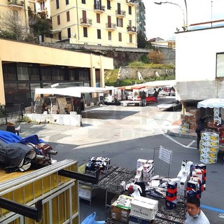 Sanremo: un altro mercato 'deserto', almeno 50 ambulanti sono rimasti a casa e altri non vendono nulla (Foto) Sanremo: un altro mercato 'deserto', almeno 50 ambulanti sono rimasti a casa e altri non vendono nulla (Foto)