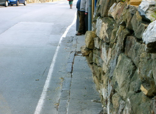 Sanremo: esposto alla Procura della Repubblica dal Grillo Meetup per un muro pericoloso a Poggio