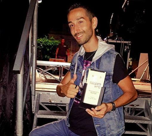 E' ancora in corso il processo per l'esclusione da Area Sanremo ma Michelangelo Giordano vince in Calabria