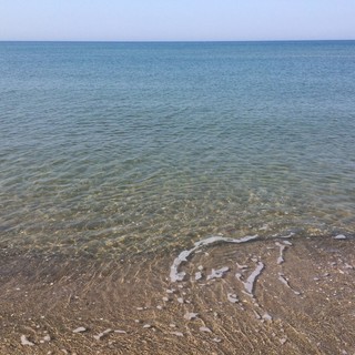 Stagione estiva in Liguria: turisti alla ricerca di relax e della tintarella per l’estate ormai imminente Stagione estiva in Liguria: turisti alla ricerca di relax e della tintarella per l’estate ormai imminente