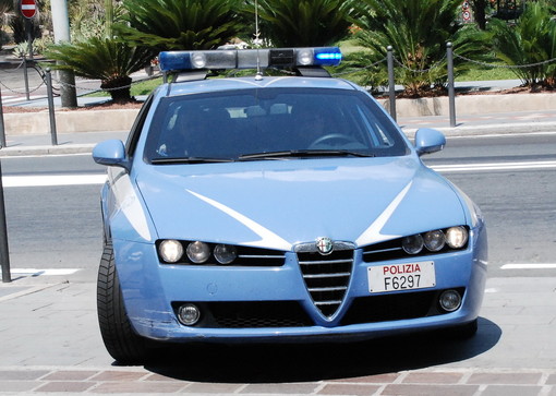 Imperia: doveva rimanere in casa dalle 22 alle 6 e non lo ha fatto, 33enne arrestato