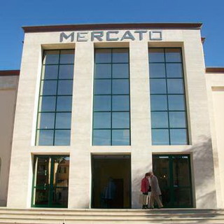 Incontro con i commercianti del mercato coperto per il candidato sindaco di 'Bordighera in Comune'