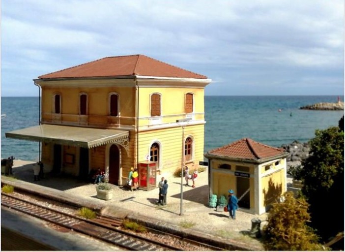 Trenini in miniatura, esposizione modellistica nella stazione internazionale di Ventimiglia Trenini in miniatura, esposizione modellistica nella stazione internazionale di Ventimiglia