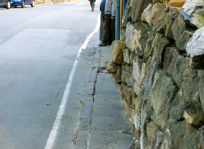 Sanremo: esposto alla Procura della Repubblica dal Grillo Meetup per un muro pericoloso a Poggio